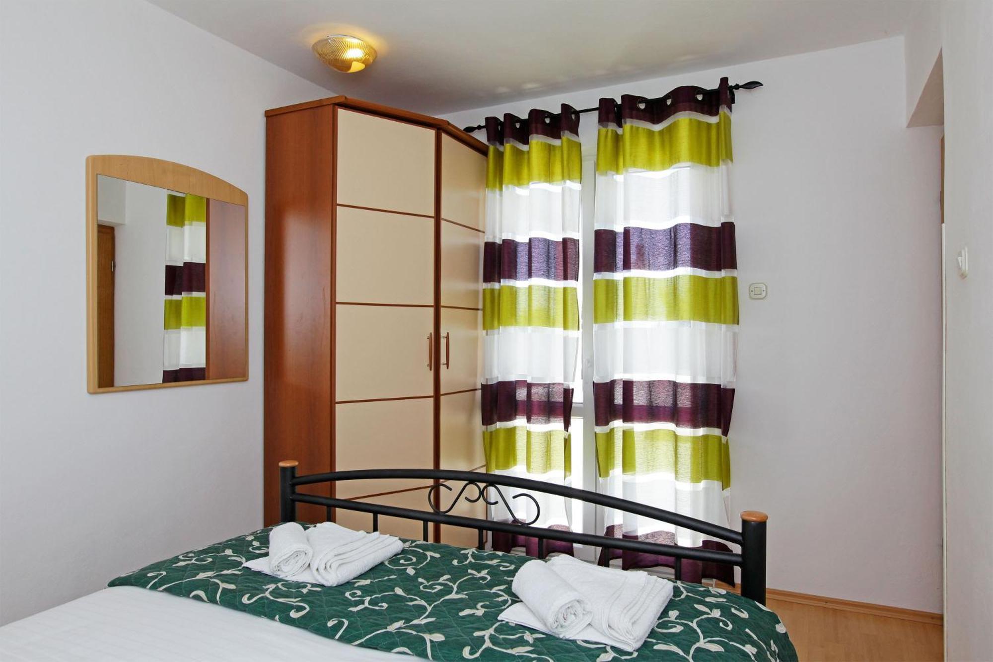 Apartments Mel Бол Екстериор снимка