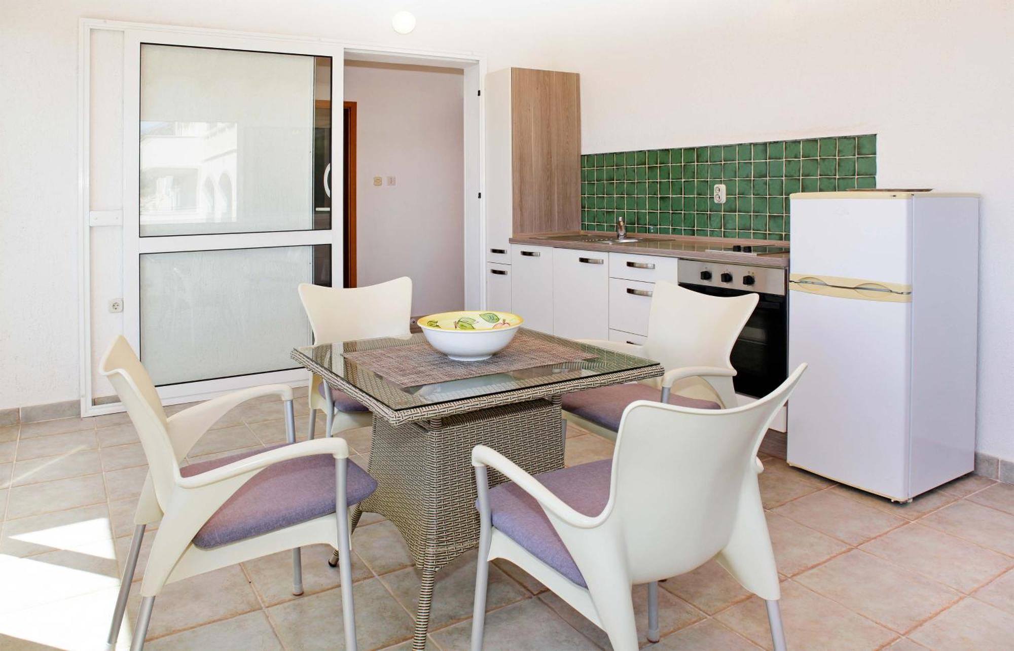 Apartments Mel Бол Екстериор снимка