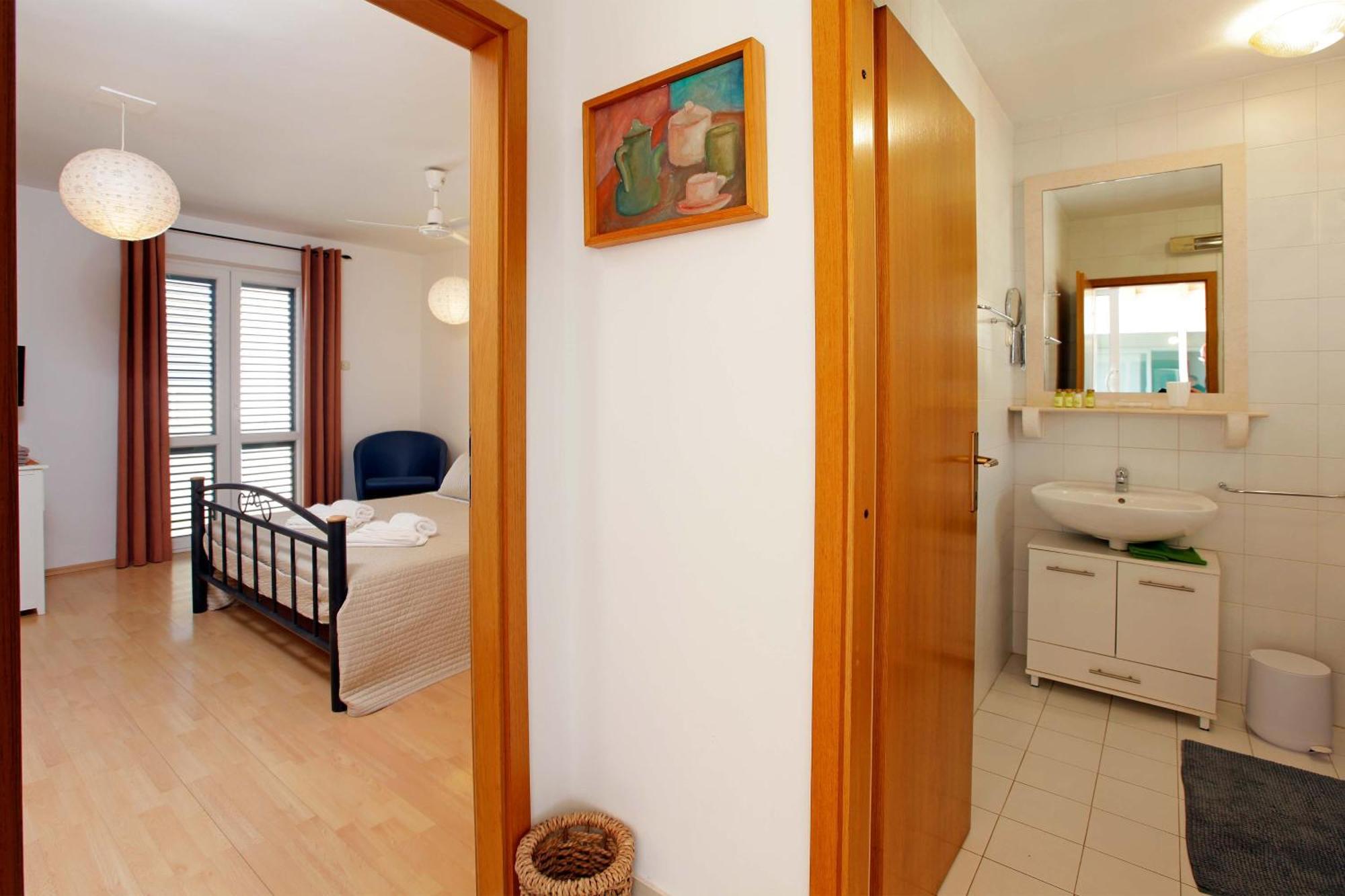 Apartments Mel Бол Екстериор снимка