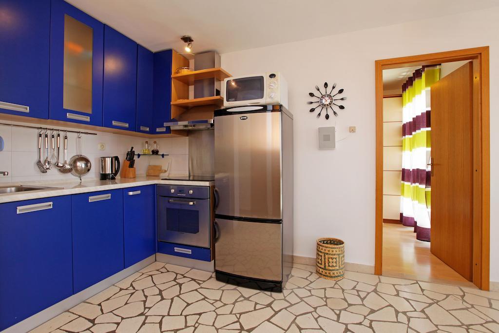 Apartments Mel Бол Стая снимка