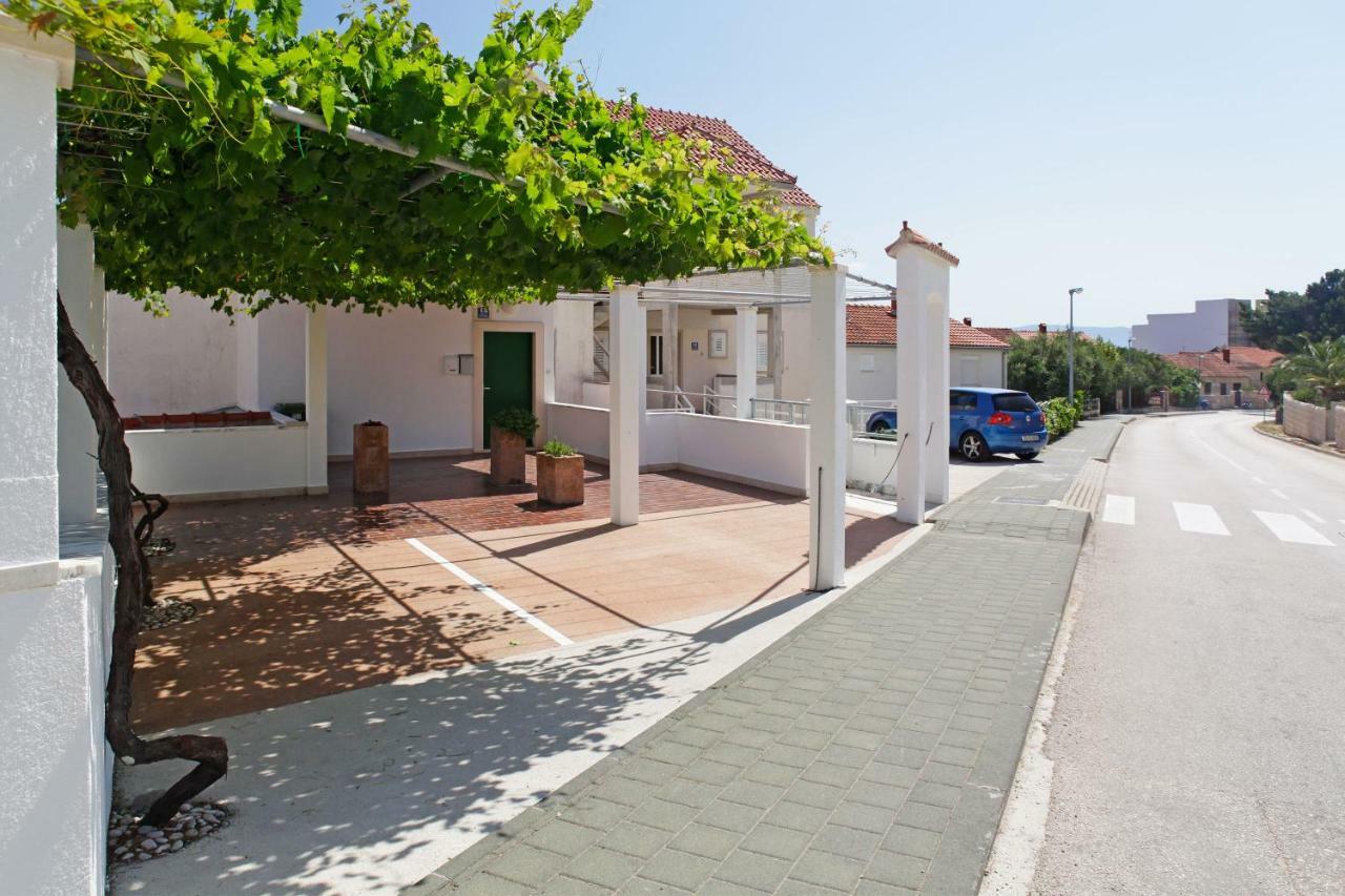Apartments Mel Бол Екстериор снимка