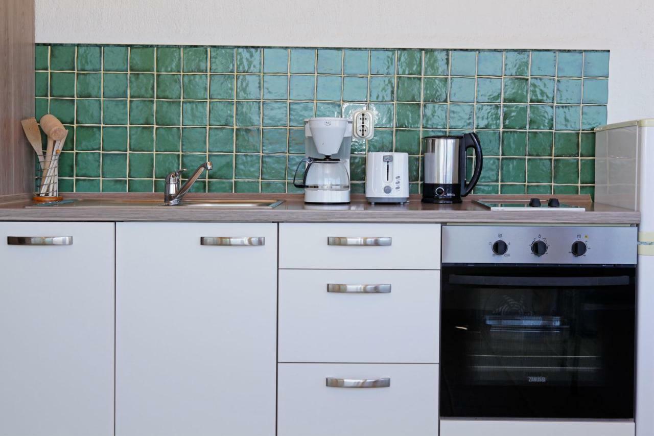 Apartments Mel Бол Екстериор снимка